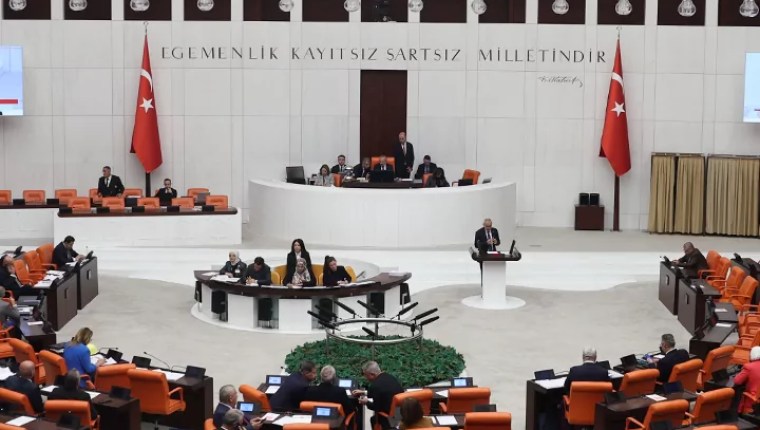 Türk Kızılay Kanunu Teklifi TBMM’de Görüşüldü: Muhalefetten Denetim ve Şeffaflık Eleştirisi