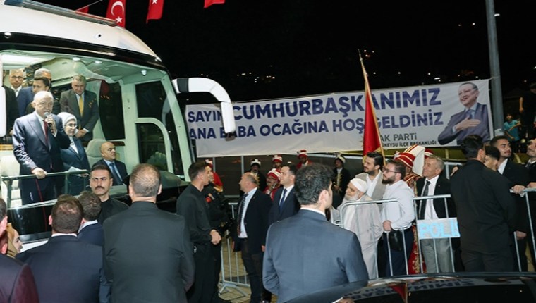 Cumhurbaşkanı Erdoğan, Rize’de Güneysu’ya Gitti