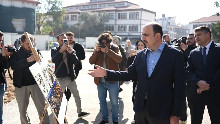 Konya’da Mevlana Caddesi’ndeki Çevre Düzenleme Çalışmaları İncelendi