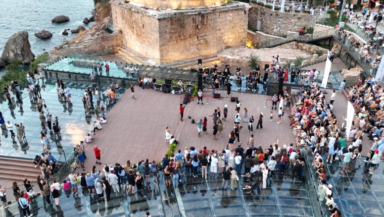 Antalya’da Gün Batımına Müzik Eşlik Etti