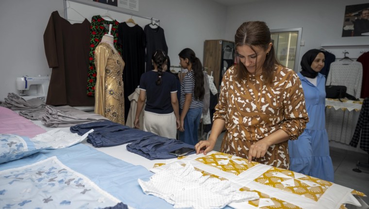 Mersin’de Kadın Emeği Sergisi: MERCEK Kursiyerlerinden Yıl Sonu Gösterimi