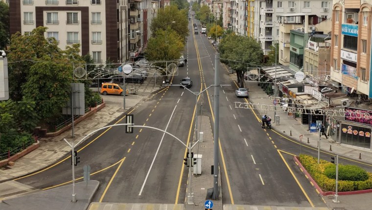Gaziantep’te Üniversite Bulvarı ve Ordu Caddesi Yenilendi