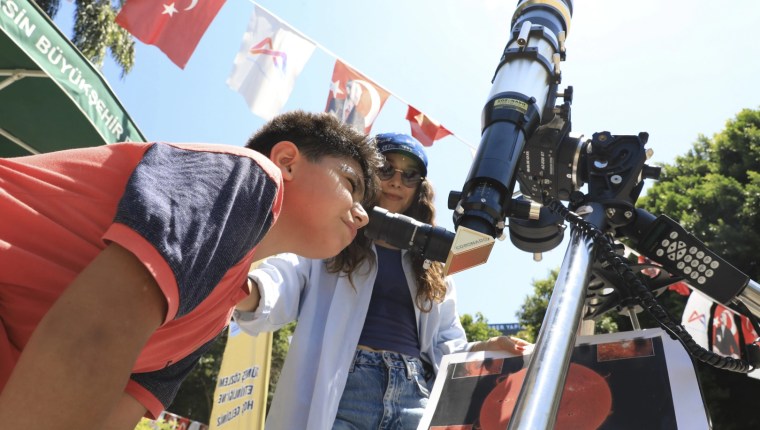 Mersin’de Bilimle Büyüyen Nesiller