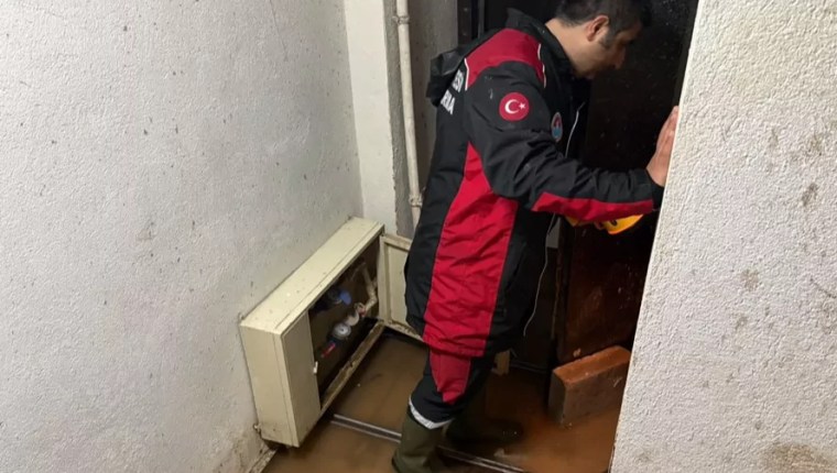 Maltepe Belediyesi Sağanak ve Fırtınanın Yol Açtığı Su Baskınlarına Müdahale Etti