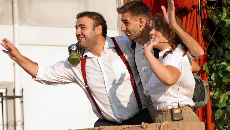 Maltepe’de Yaz Tiyatrosu Coşkusu Zümrütevler’de Sürdü