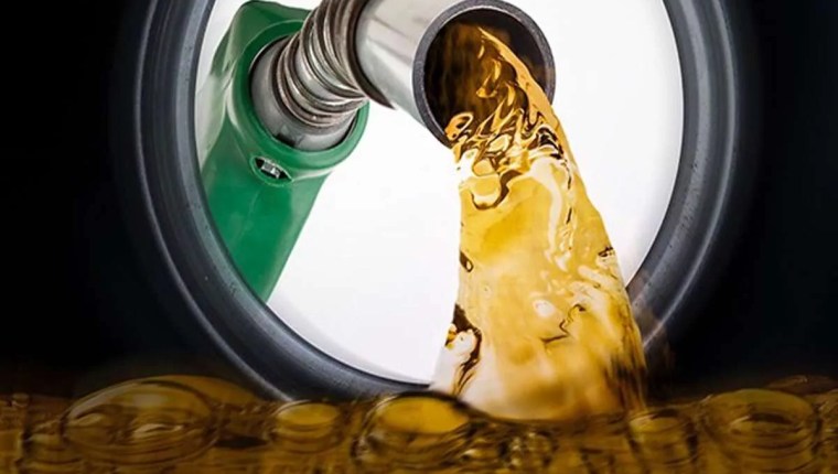 Benzine İki İndirim Üst Üste Geldi: Toplam Düşüş 7,60 TL’ye Ulaştı