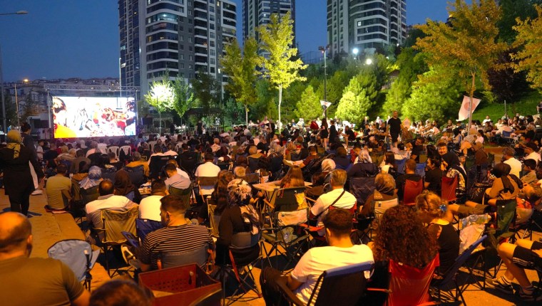 Keçiören’de Açık Hava Sinema Keyfi Başladı