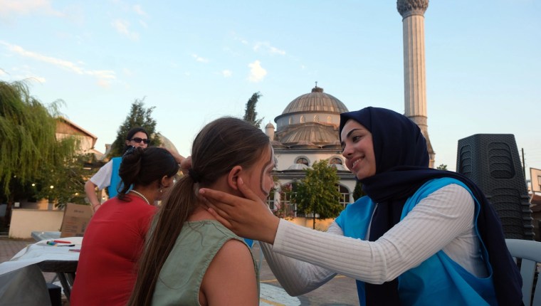 “Mahallemde Neşe Var” Bu Kez Söğütlü Yeniköy’de Çocuklarla Buluştu
