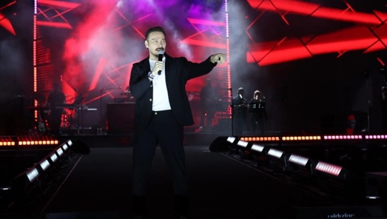 Konya’da Festival Coşkusu: Sinan Akçıl Sahne Aldı