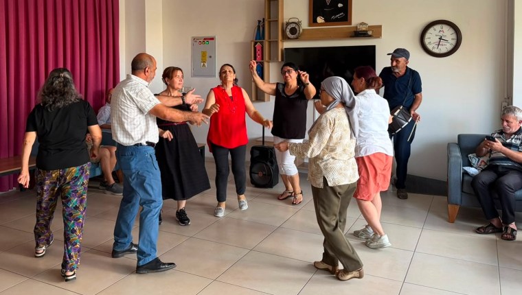 Mersin’de Emekliler Günü Coşkuyla Kutlandı