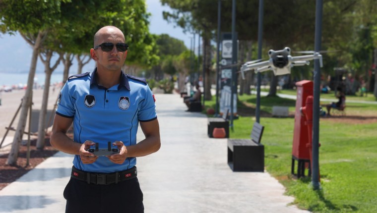 Konyaaltı Sahili’nde Drone Destekli Zabıta Denetimi Başladı