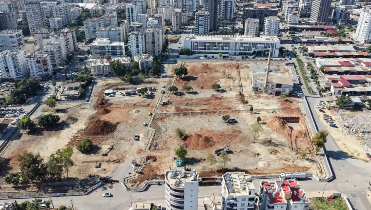 Mersin’de Yeşil Alanları ve Sosyal Yaşamı Güçlendiren Projeler Sürüyor