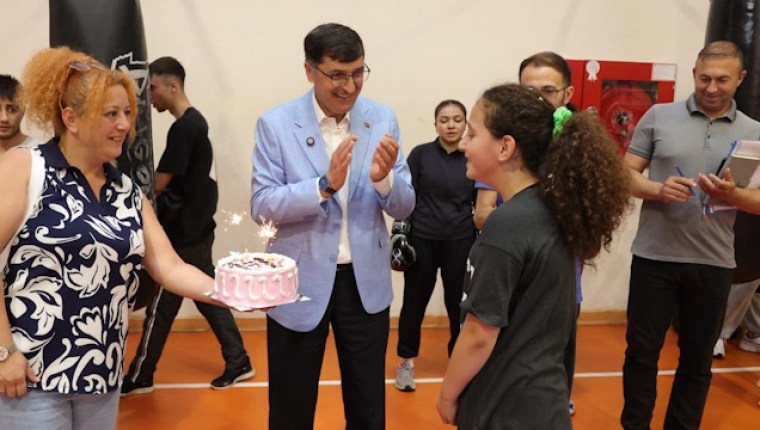Kütahya’da Başkan Kahveci’den Sporculara Moral Ziyareti