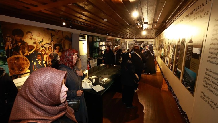 Manisalılar Kültür Gezileriyle Efes Selçuk’un Tarihini Keşfediyor