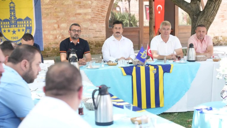 Yenişehir Belediyespor’da Yeni Sezon Öncesi Yönetim Buluşması
