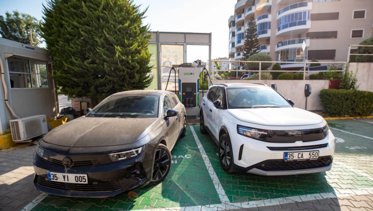 Narlıdere’de Elektrikli Araç Şarj İstasyonları 5 Bin Kullanıcıya Ulaştı