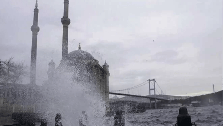 Meteoroloji’den Kuvvetli Yağış ve Rüzgar Uyarısı: 22 İlde Alarm