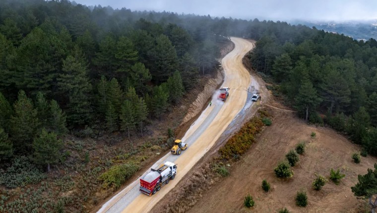 Demirci Söğütçük’te 11 Kilometrelik Yol Yenileniyor