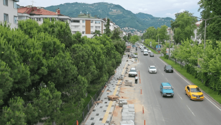 Altınordu’da Kaldırımlar Yenileniyor