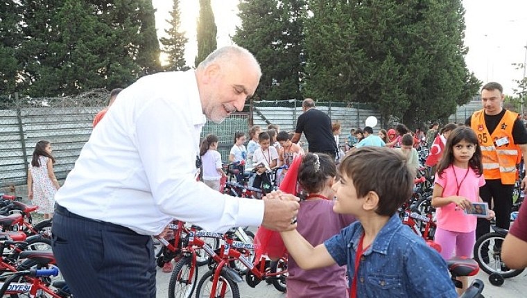 Başkan Sandıkçı'dan Davet: Tüm Çocuklar Hediyelerine Kavuşuyor