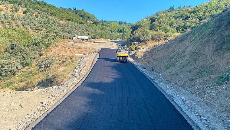 Karamürsel Dereköy'de bozulan yollar yenileniyor