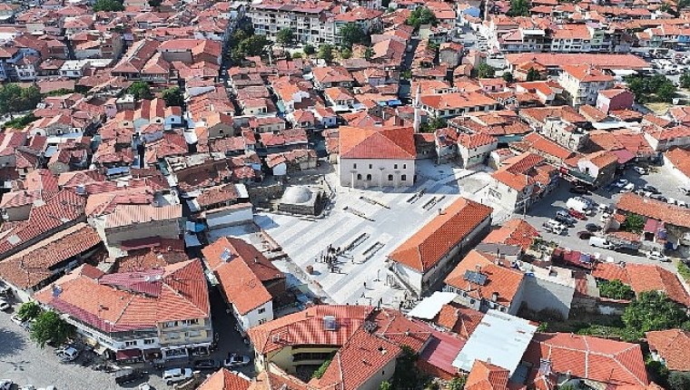 Kula'nın Tarihi Merkezine Yeni Meydan: Başkan Dutlulu Çalışmaları İnceledi
