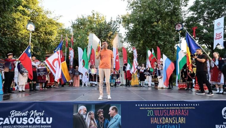 20. Uluslararası Halk Dansları Festivali Denizli’de coşkuyla başladı