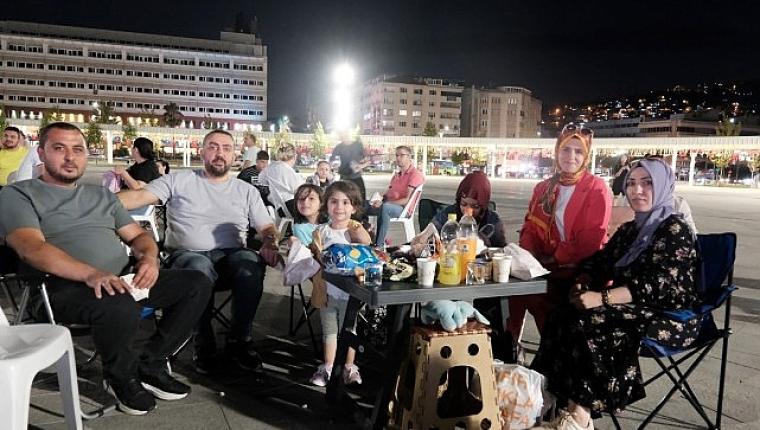 Kocaeli'de yaz neşesi meydana taşınıyor