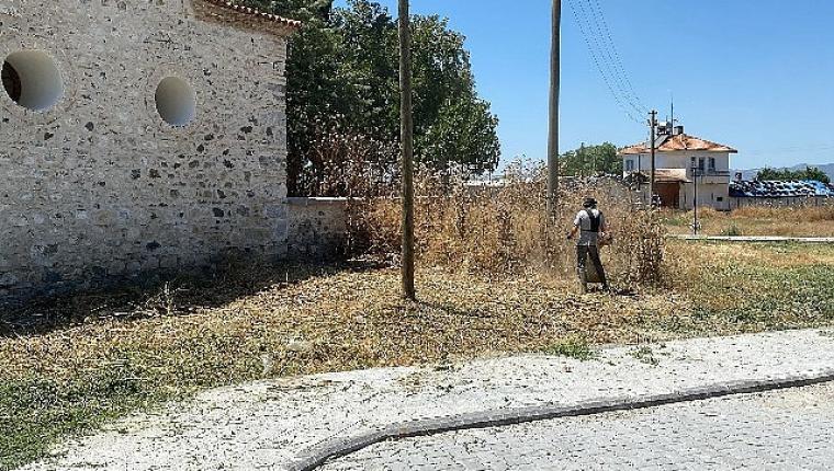 Manisa Büyükşehir'den Karacaahmet Türbesi'nde Hummalı Temizlik