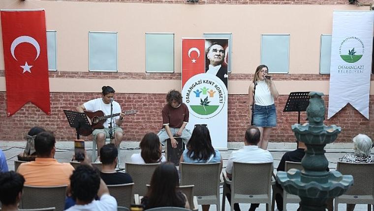 Osmangazi'de Şadırvanlı Han'ın Tarihi Atmosferinde Ritimler Yükseldi