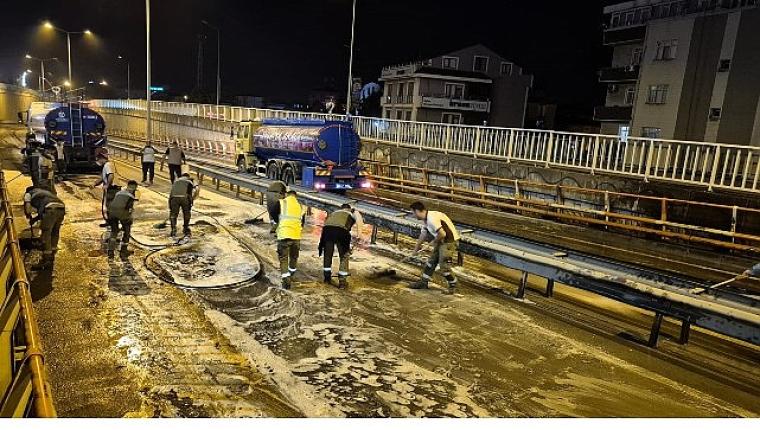 Eskihisar Feribot Yolu Alt Geçidi'nde gece mesaisi