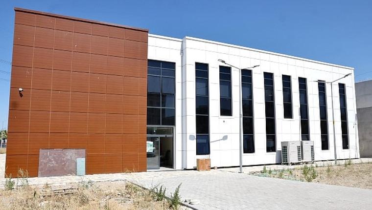 Menemen'in yepyeni gençlik merkezi için geri sayım başladı