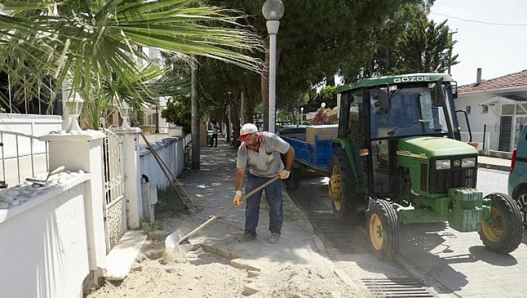 Burhaniye'de Yol Yapım, Bakım ve Onarım Çalışmaları Aralıksız Devam Ediyor