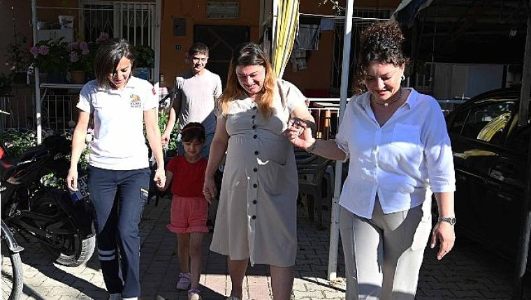 Kemer'de anne adaylarının yol arkadaşı: Anne Taksi