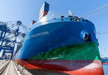 Türkiye'nin ilk ve en büyük LNG'li konteyner gemilerinden Kaşif Kalkavan, ilk uğrağını Marport'ta gerçekleştirdi
