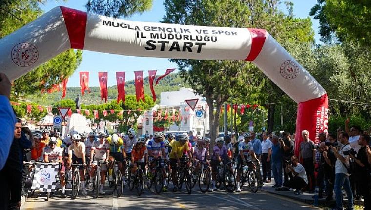 15 Temmuz Demokrasi Şehitlerini Anma Ulusal Yol Yarışı Muğla'da Düzenlendi