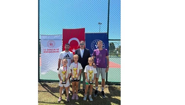 Osmangazi Belediyespor Teniste Gururlandırdı