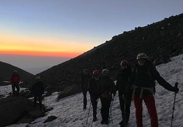 İnegöl Belediyespor Dağcıları 15 Temmuz İçin Erciyes'e Tırmandı