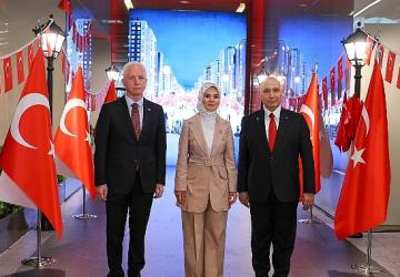 “İrade Bizim, Zafer Bizim" sergisi ziyaretçileriyle buluştu