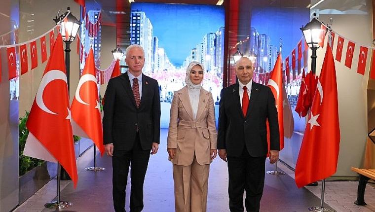 “İrade Bizim, Zafer Bizim" sergisi ziyaretçileriyle buluştu