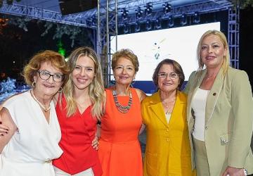 Başkan Hatice Gençay Burhaniye Kitap Fuarı'nda Deneyimlerini Paylaştı