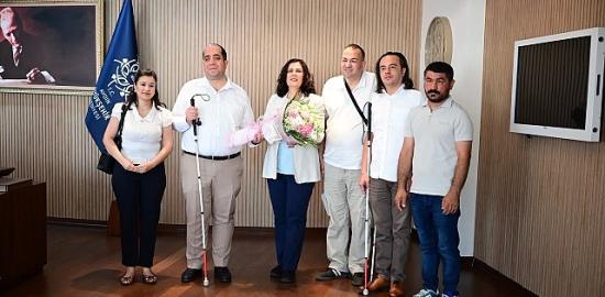 Başkan Çerçioğlu'na Altı Nokta Körler Derneği Aydın Şube Başkanı Bayram Özen ve Dernek Üyelerinden Ziyaret