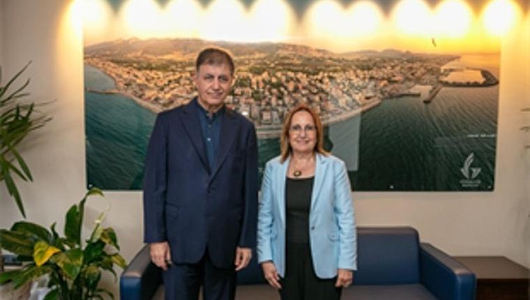 Başkan Tugay Güzelbahçe'de esnaf ve vatandaşlarla buluştu