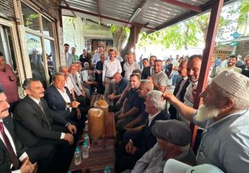 Fendoğlu Adıyaman Tütün Pazarı'nda: ‘Alın teri dökenin yanında olmaya devam edeceğiz’