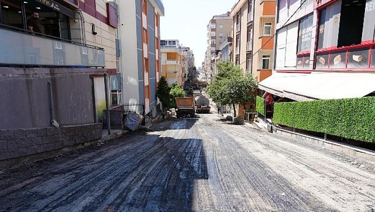 Maltepe'de asfalt hamlesiyle yollar yenileniyor