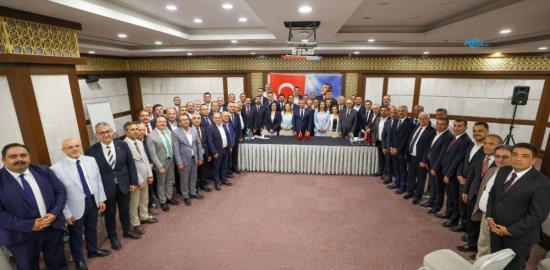 Özgür Özel: ‘Seçilmiş il başkanlarımız tarihî bir duruş gösteriyor’