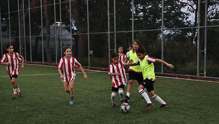 Futbol Akademisi'nde yaz dönemi