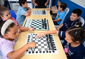 Aydın Büyükşehir Belediyesi'nin Satranç Eğitimleri Sürüyor
