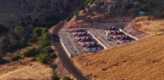 Kahta Kavaklı Köyü’nde sıcak asfalt çalışmaları sürüyor - Videolu Haber