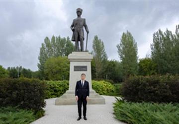 Başkan Tugay'dan Kazakistan iş dünyasına İzmir daveti